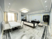 İcarəyə verilir 6 otaqlı 500 m2 yeni tikili 28 May m.