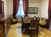 İcarəyə verilir 2 otaqlı 56 m2 köhnə tikili 28 May m.