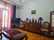 İcarəyə verilir 2 otaqlı 80 m2 köhnə tikili İçəri Şəhər m.