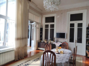 Satılır 6 otaqlı 130 m2 köhnə tikili Sahil m.