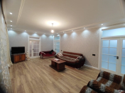 Satılır 3 otaqlı 90 m2 köhnə tikili İçəri Şəhər m.