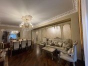 Satılır 3 otaqlı 170 m2 yeni tikili Tibb Universiteti