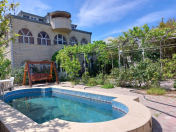 Satılır 4 otaqlı 250 m2 bağ evi Buzovna