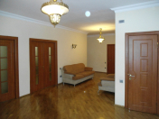 Satılır 4 otaqlı 185 m2 yeni tikili Yasamal r.