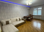 İcarəyə verilir 2 otaqlı 65 m2 köhnə tikili Gənclik m.