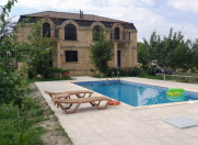 Satılır 8 otaqlı 280 m2 villa Qəbələ