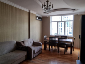 Satılır 2 otaqlı 85 m2 yeni tikili Nəriman Nərimanov m.