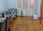 İcarəyə verilir 2 otaqlı 45 m2 köhnə tikili 3 mkr