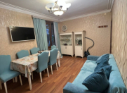 İcarəyə verilir 3 otaqlı 80 m2 köhnə tikili Təfəkkür Universiteti