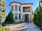 Satılır 4 otaqlı 300 m2 bağ evi Şüvəlan