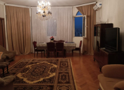 İcarəyə verilir 3 otaqlı 130 m2 köhnə tikili Elmlər Akademiyası m.