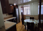 İcarəyə verilir 3 otaqlı 85 m2 köhnə tikili Həzi Aslanov m.