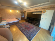 İcarəyə verilir 2 otaqlı 80 m2 köhnə tikili Nərimanov heykəli