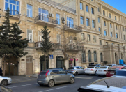 Satılır 3 otaqlı 100.8 m2 köhnə tikili Bakı Musiqi Akademiyası