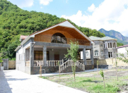 İcarəyə verilir 4 otaqlı 120 m2 villa Qax