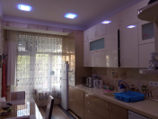 Satılır 3 otaqlı 156 m2 yeni tikili Səbail r.