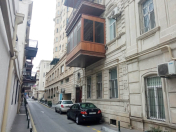 Satılır 2 otaqlı 72 m2 köhnə tikili Sahil m.