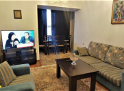 İcarəyə verilir 2 otaqlı 80 m2 köhnə tikili 28 May m.