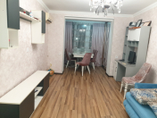 Satılır 3 otaqlı 75 m2 köhnə tikili Hüseyn Cavid parkı