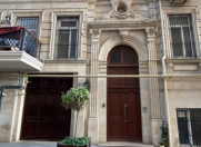 Satılır 6 otaqlı 120 m2 köhnə tikili Səbail r.