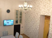 İcarəyə verilir 2 otaqlı 45 m2 köhnə tikili İçəri Şəhər m.