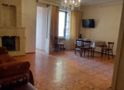 İcarəyə verilir 2 otaqlı 80 m2 köhnə tikili Yasamal r.