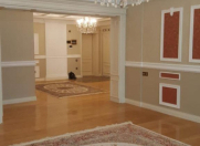 Satılır 4 otaqlı 240 m2 yeni tikili 28 May m.