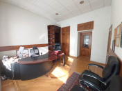 İcarəyə verilir 3 otaqlı 100 m2 ofis İçəri Şəhər m.
