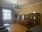 İcarəyə verilir 3 otaqlı 130 m2 yeni tikili Tibb Universiteti