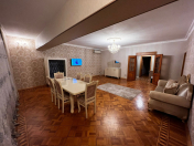 İcarəyə verilir 3 otaqlı 110 m2 köhnə tikili Şah İsmayıl Xətai m.