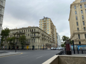 Satılır 4 otaqlı 120 m2 köhnə tikili Sahil m.