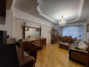 İcarəyə verilir 3 otaqlı 100 m2 köhnə tikili Gənclik m.