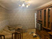 Satılır 1 otaqlı 35 m2 köhnə tikili Elmlər Akademiyası m.