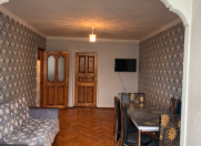 İcarəyə verilir 3 otaqlı 110 m2 köhnə tikili Ayna Sultanova heykəli