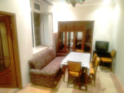 İcarəyə verilir 2 otaqlı 45 m2 köhnə tikili Elmlər Akademiyası m.