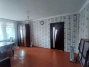 İcarəyə verilir 2 otaqlı 70 m2 köhnə tikili Elmlər Akademiyası m.