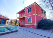 Satılır 8 otaqlı 380 m2 bağ evi Novxanı
