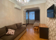 İcarəyə verilir 3 otaqlı 90 m2 köhnə tikili Nizami m.