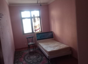İcarəyə verilir 2 otaqlı 82 m2 köhnə tikili 4 mkr