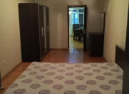 İcarəyə verilir 2 otaqlı 50 m2 köhnə tikili Şah İsmayıl Xətai m.