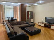 İcarəyə verilir 3 otaqlı 160 m2 yeni tikili 28 May m.