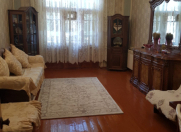 İcarəyə verilir 2 otaqlı 70 m2 köhnə tikili Elmlər Akademiyası m.