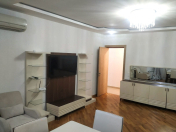 İcarəyə verilir 3 otaqlı 100 m2 yeni tikili 8 Noyabr m.