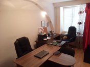 İcarəyə verilir 3 otaqlı 70 m2 ofis Nizami m.