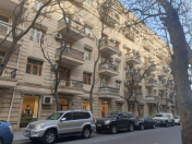 Satılır 3 otaqlı 110 m2 köhnə tikili Sahil m.