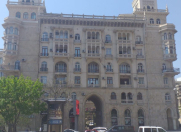 İcarəyə verilir 3 otaqlı 85 m2 köhnə tikili Sahil m.