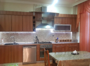 İcarəyə verilir 3 otaqlı 125 m2 köhnə tikili Şah İsmayıl Xətai m.