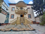 İcarəyə verilir 8 otaqlı 520 m2 ofis Nəriman Nərimanov m.