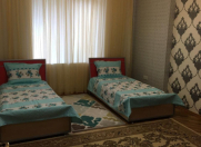 İcarəyə verilir 3 otaqlı 140 m2 yeni tikili Tibb Universiteti