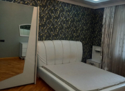 İcarəyə verilir 3 otaqlı 90 m2 köhnə tikili Qara Qarayev m.